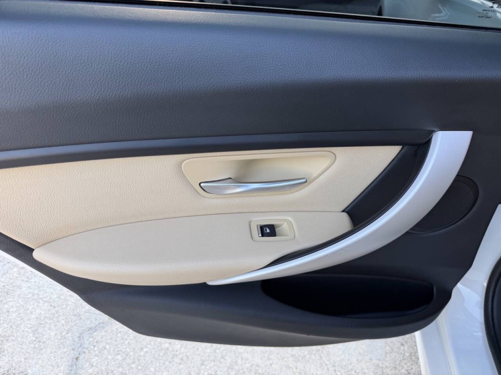 2018 BMW 3 Series Image 29