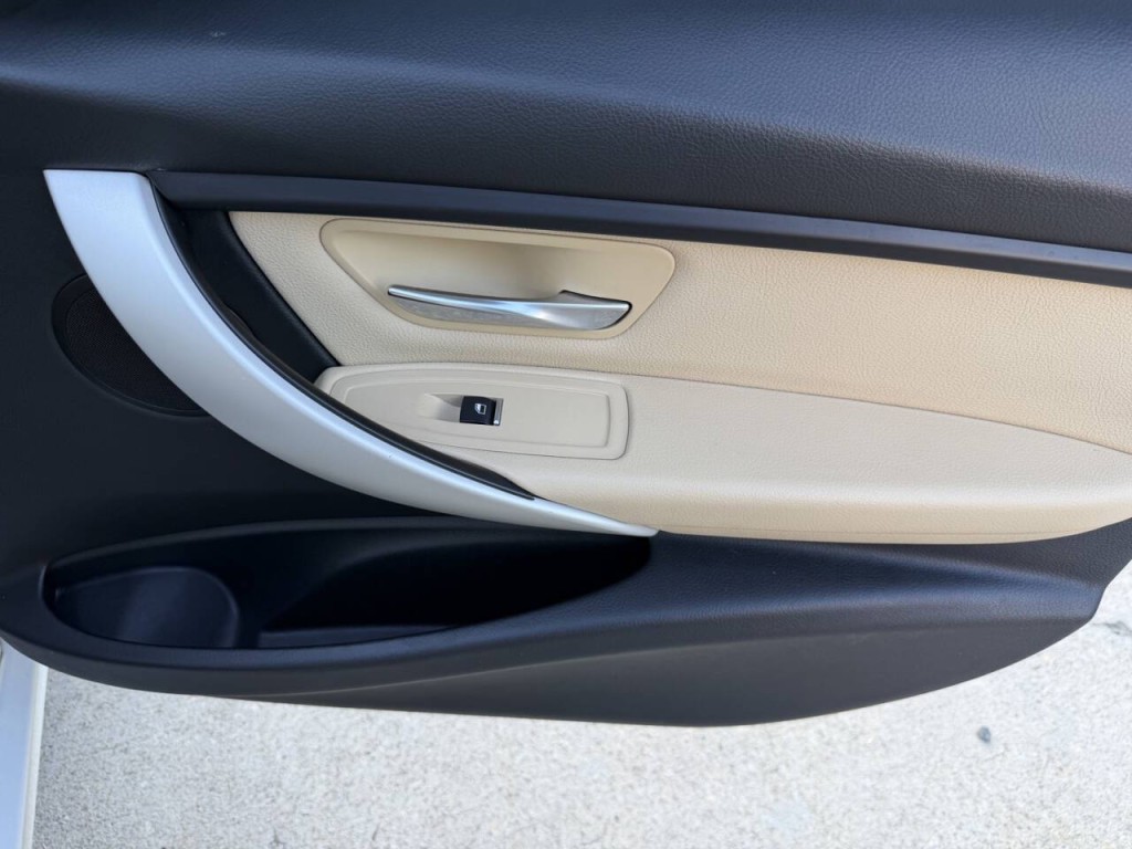 2018 BMW 3 Series Image 39