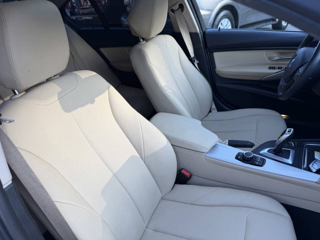 2018 BMW 3 Series Image 40