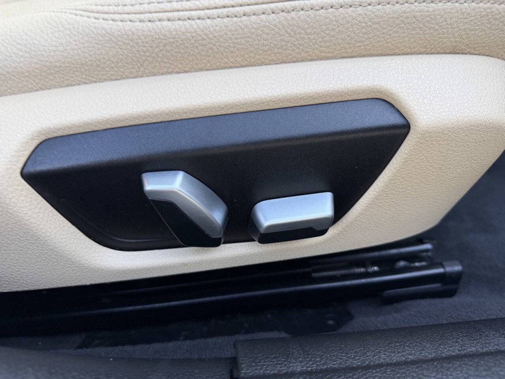 2018 BMW 3 Series Image 42