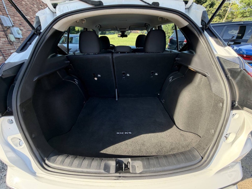 2021 Nissan Kicks Image 32