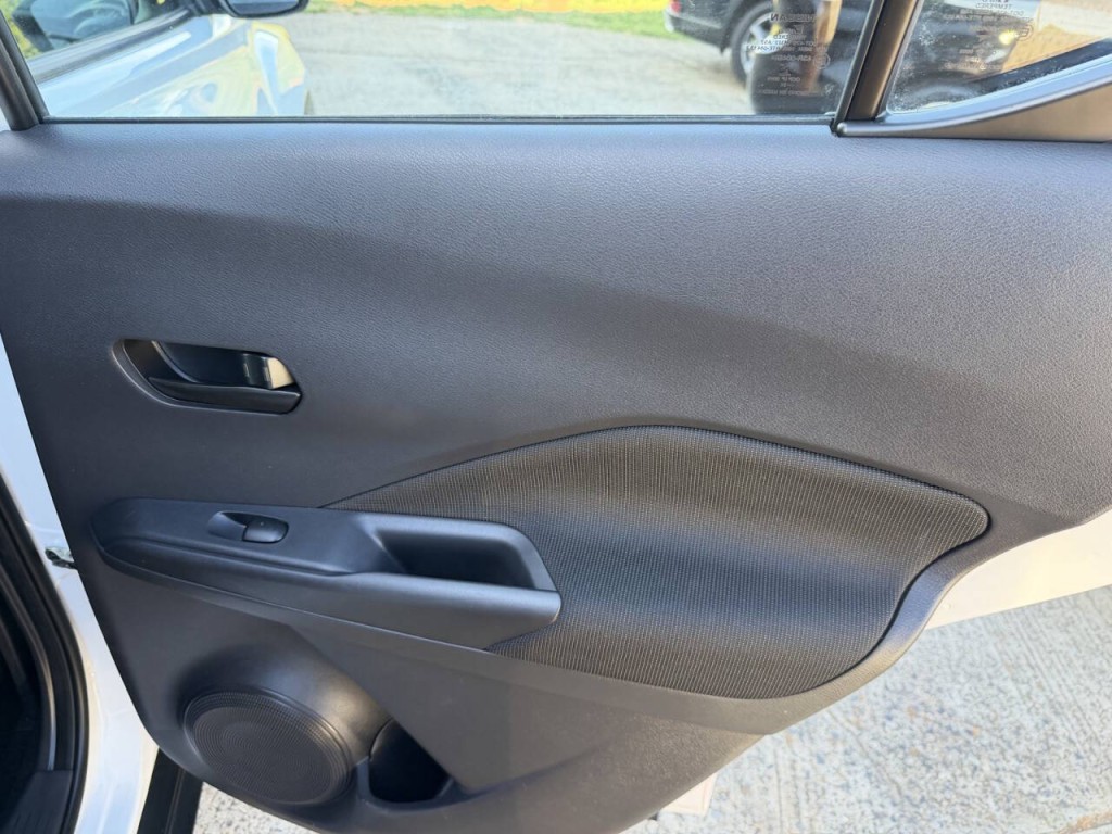 2021 Nissan Kicks Image 34