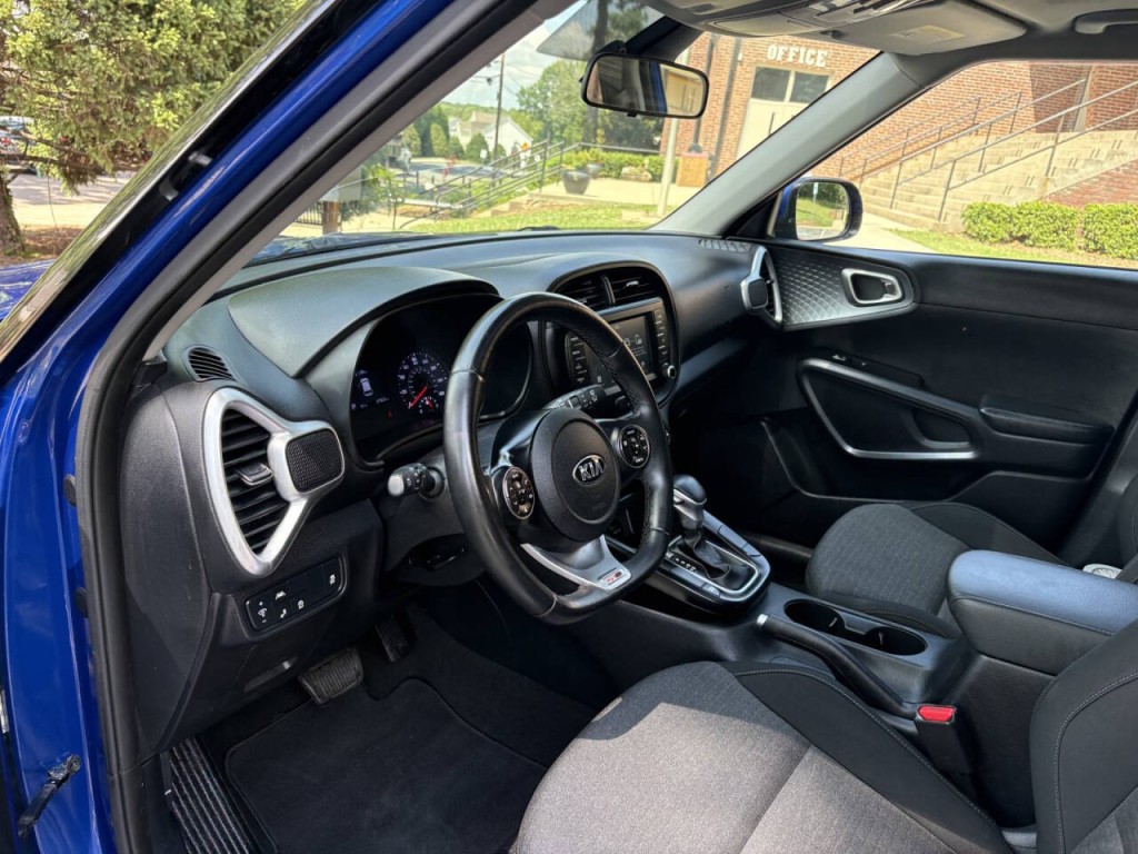 2021 Kia Soul Image 13