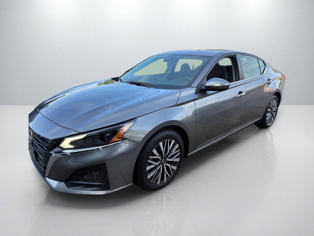 2023 Nissan Altima Image 3