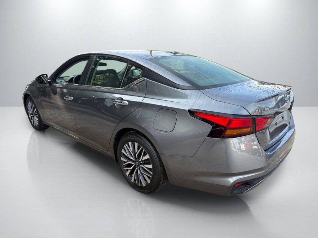 2023 Nissan Altima Image 5