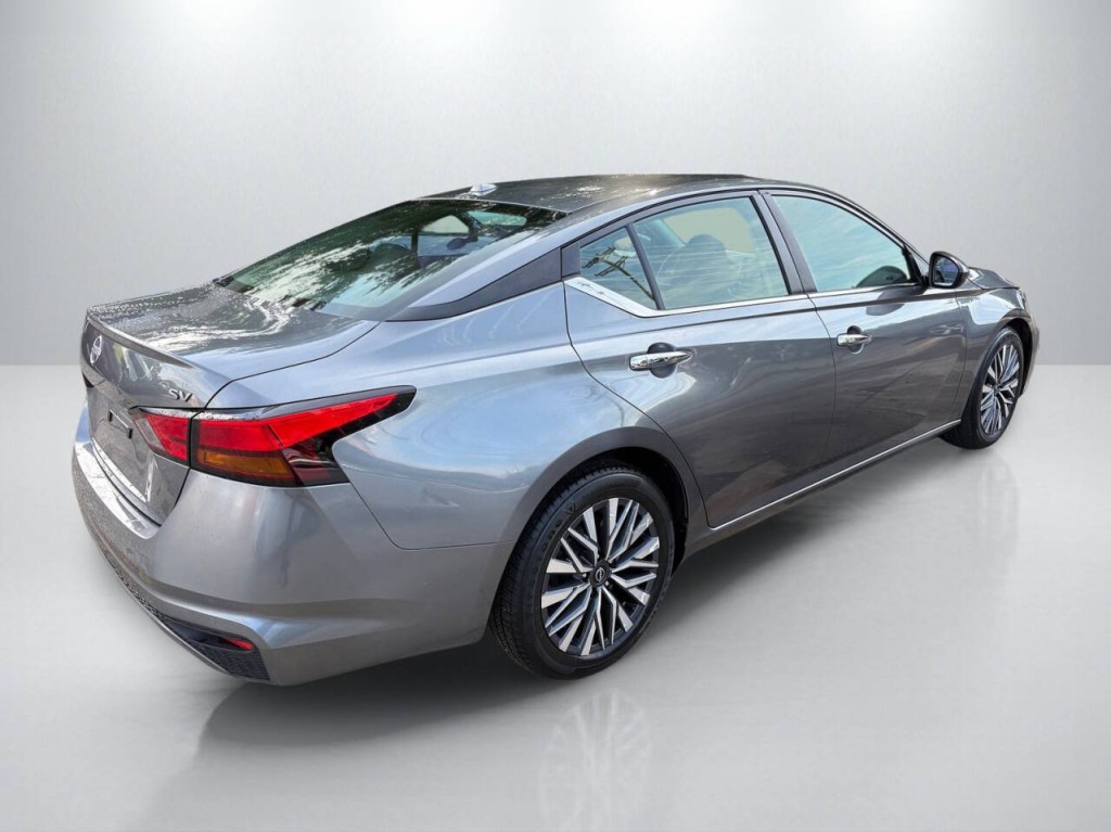 2023 Nissan Altima Image 7