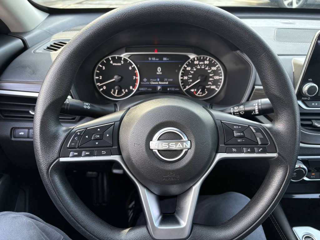 2023 Nissan Altima Image 12