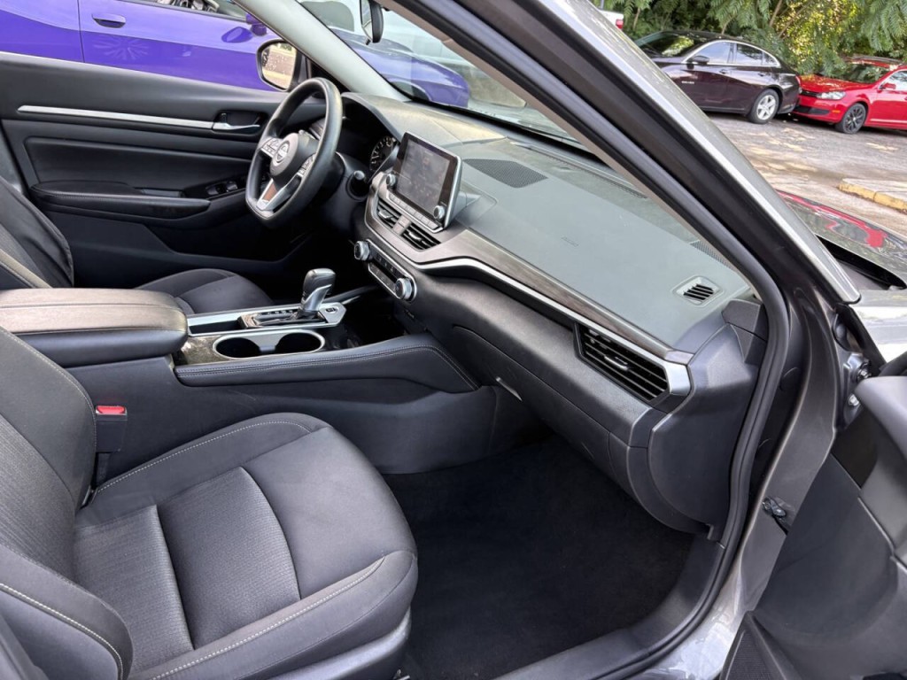 2023 Nissan Altima Image 25