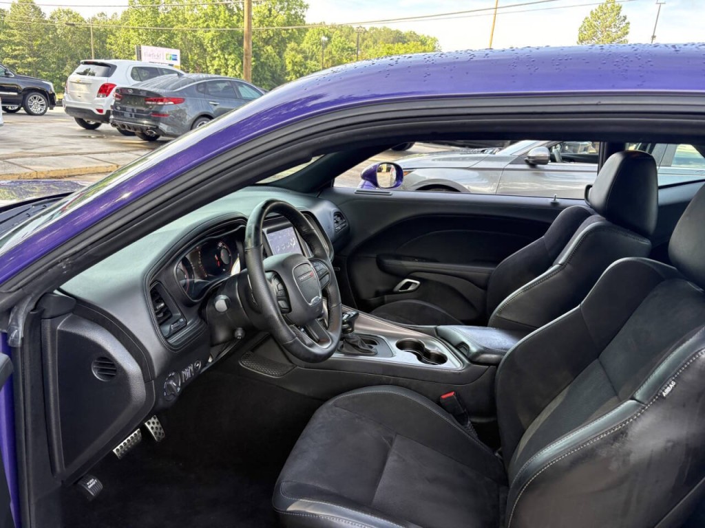 2023 Dodge Challenger Image 12