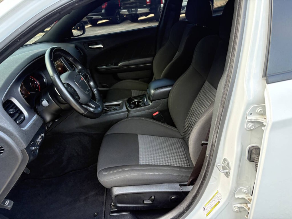 2022 Dodge Charger Image 10