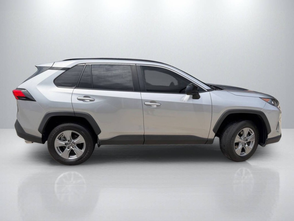 2022 Toyota Rav4 Image 8
