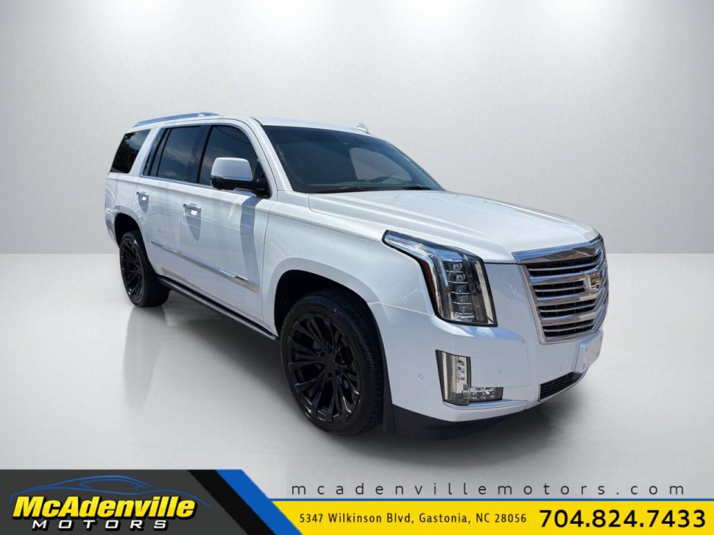 2017 Cadillac Escalade Image 1