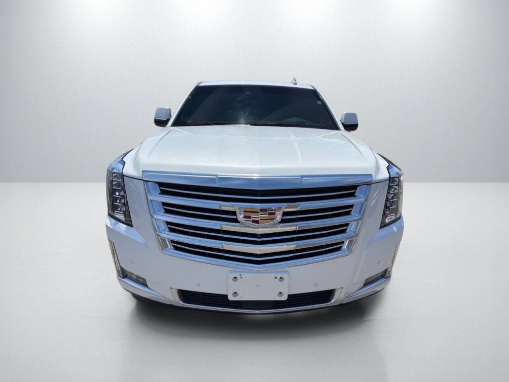 2017 Cadillac Escalade Image 2