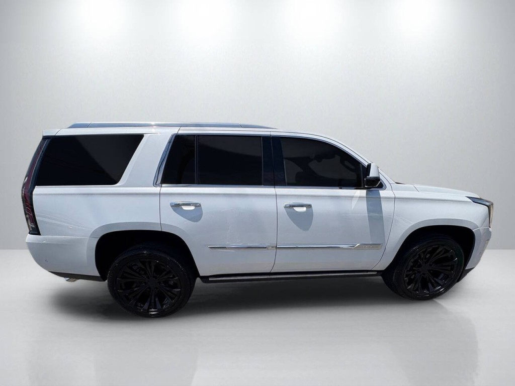 2017 Cadillac Escalade Image 8