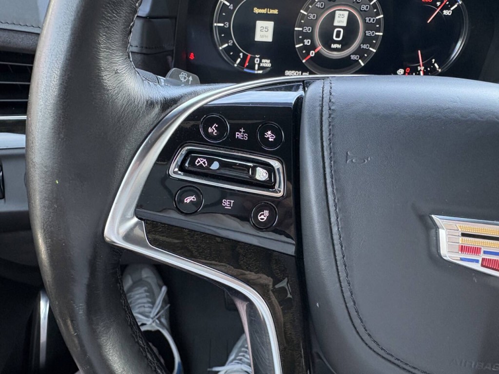2017 Cadillac Escalade Image 15