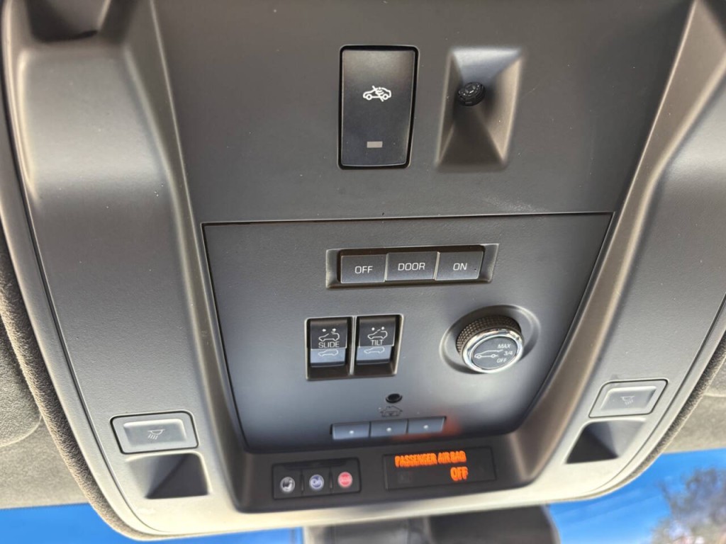 2017 Cadillac Escalade Image 22