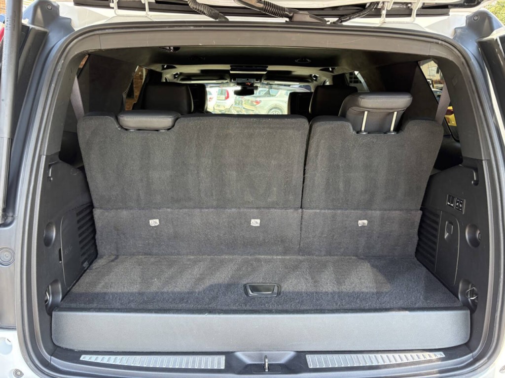 2017 Cadillac Escalade Image 28