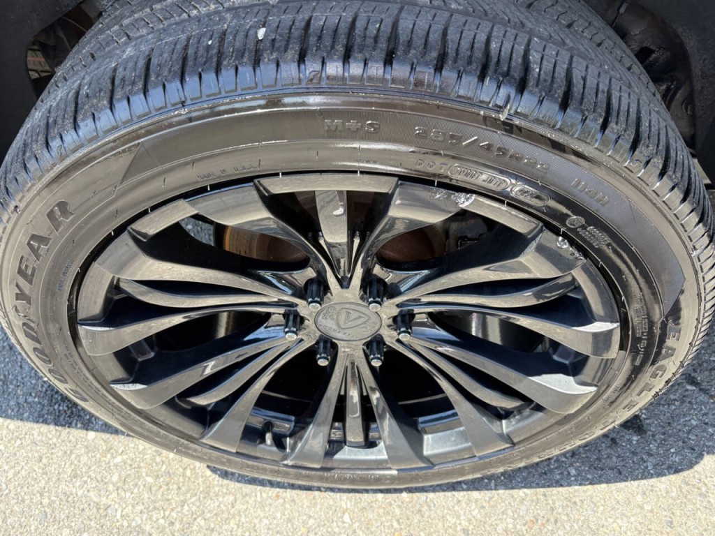 2017 Cadillac Escalade Image 38