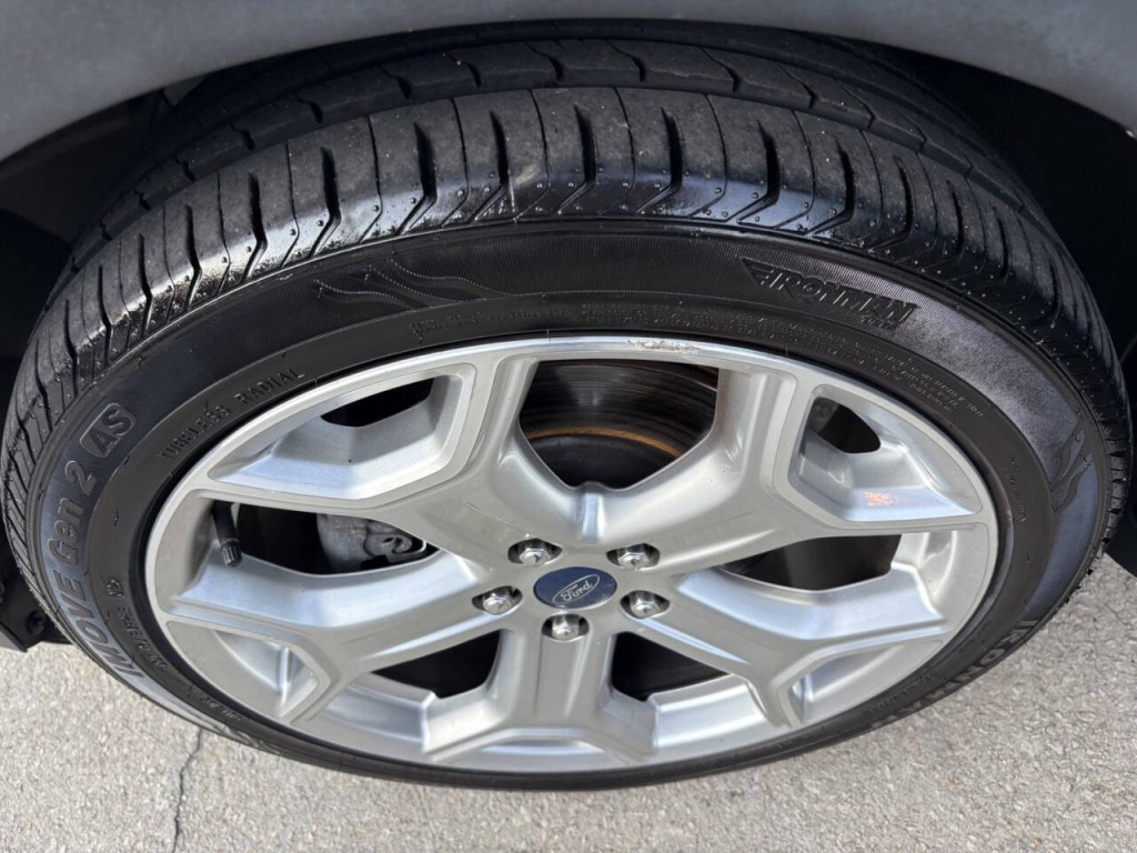 2019 Ford Escape Image 32