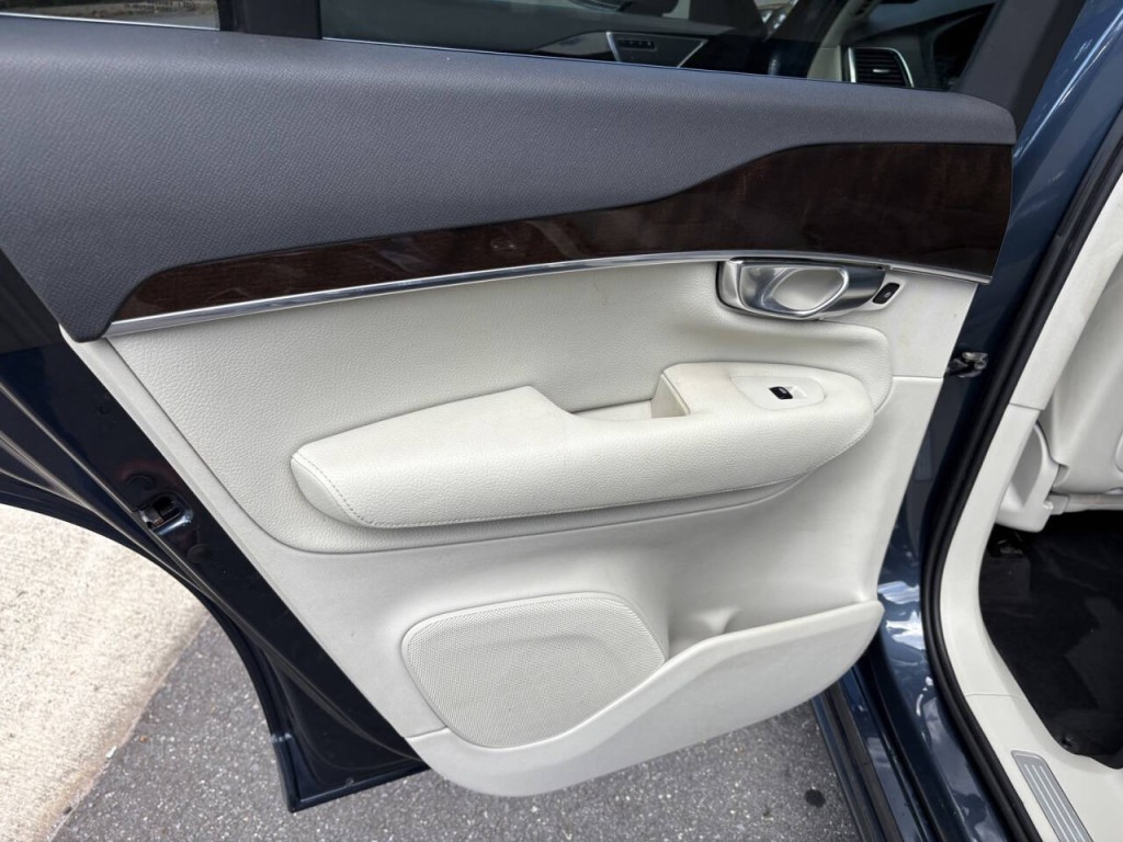 2018 Volvo XC90 Image 16