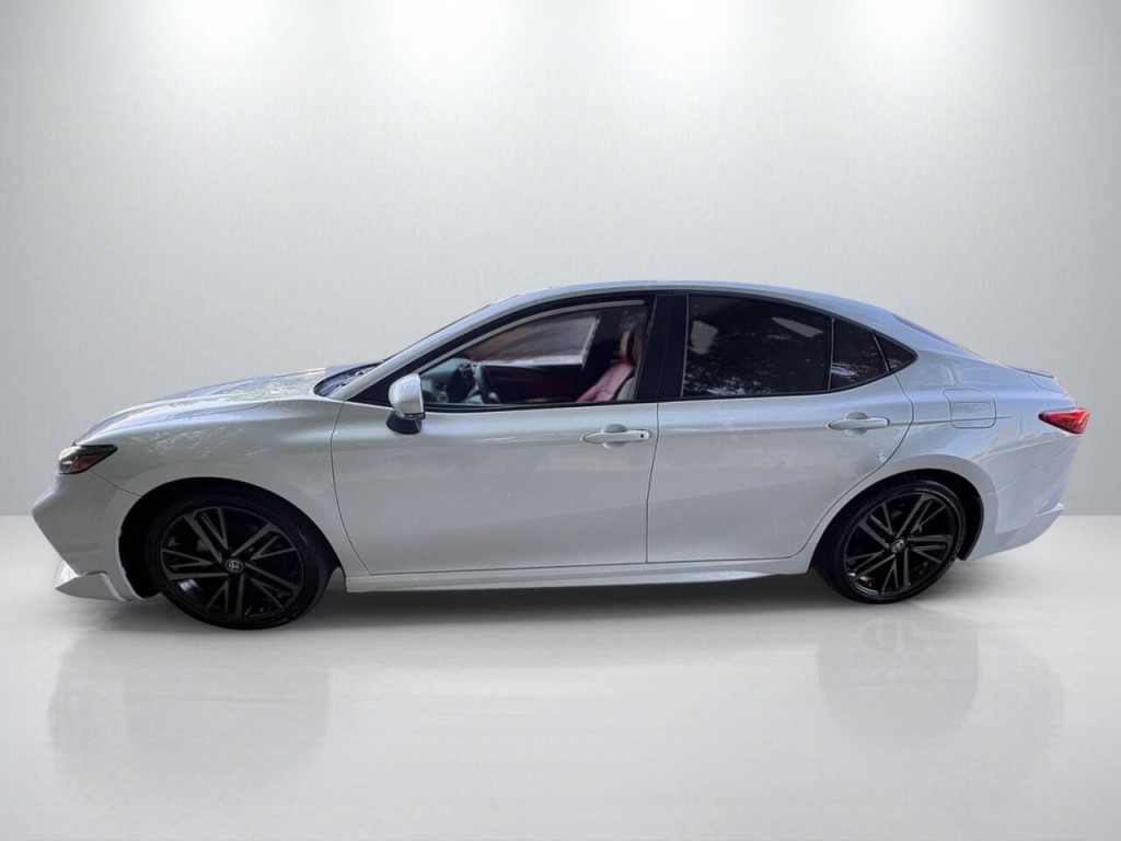 2025 Toyota Camry Image 4