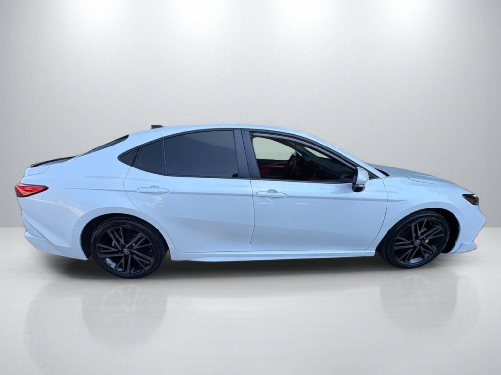 2025 Toyota Camry Image 8