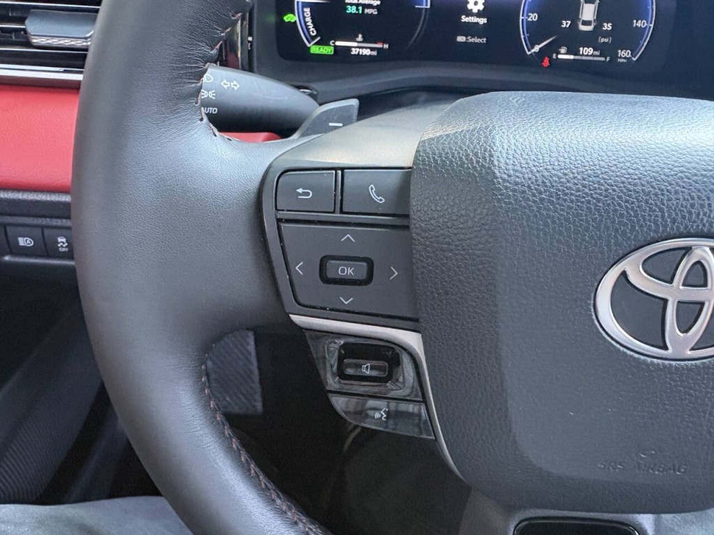 2025 Toyota Camry Image 15