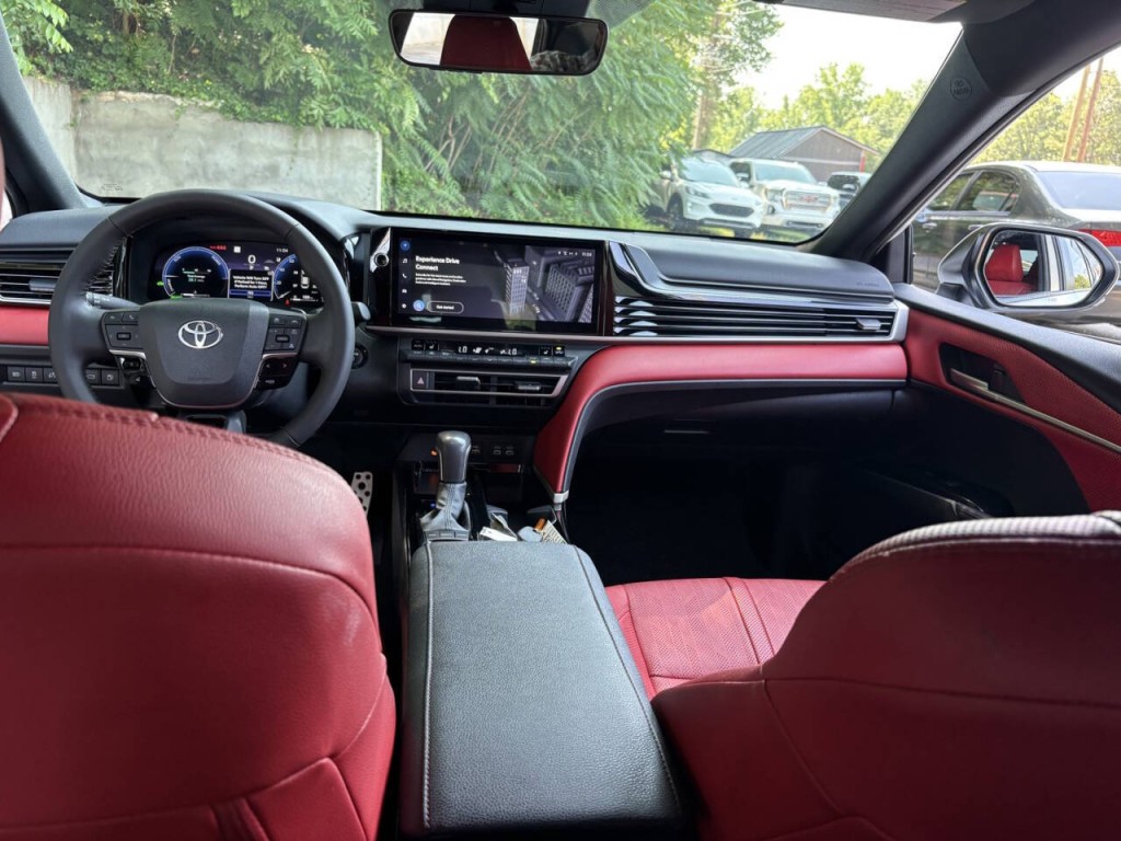 2025 Toyota Camry Image 23