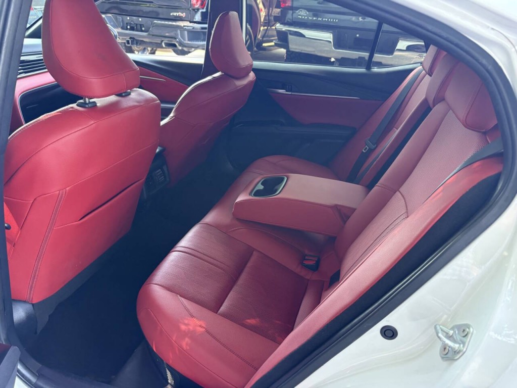 2025 Toyota Camry Image 25