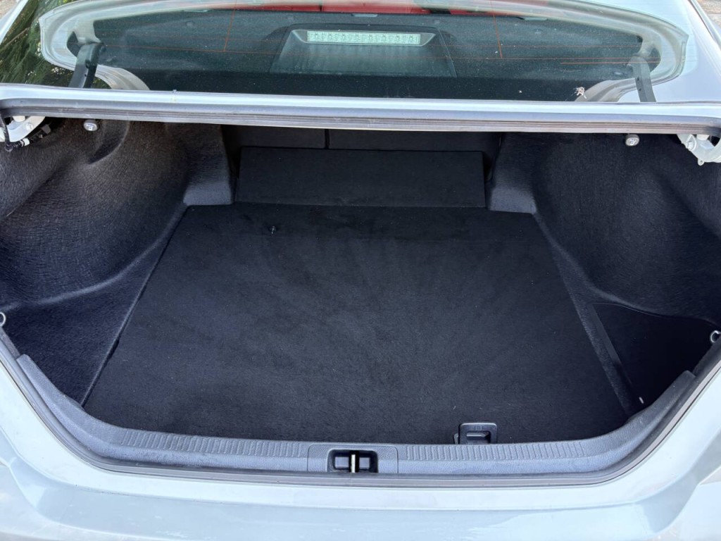 2025 Toyota Camry Image 26