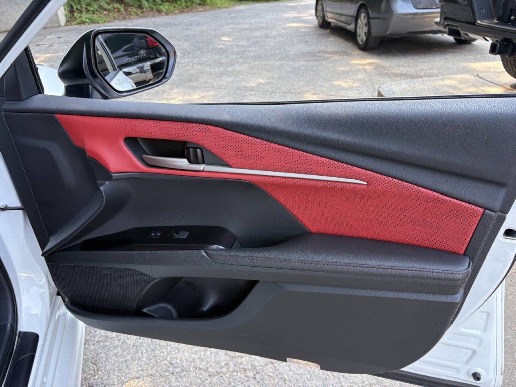 2025 Toyota Camry Image 27
