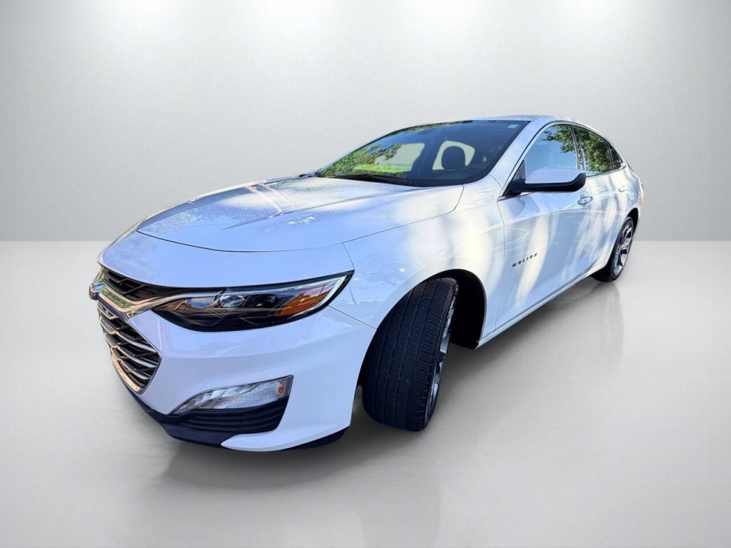 2022 Chevrolet Malibu Image 3