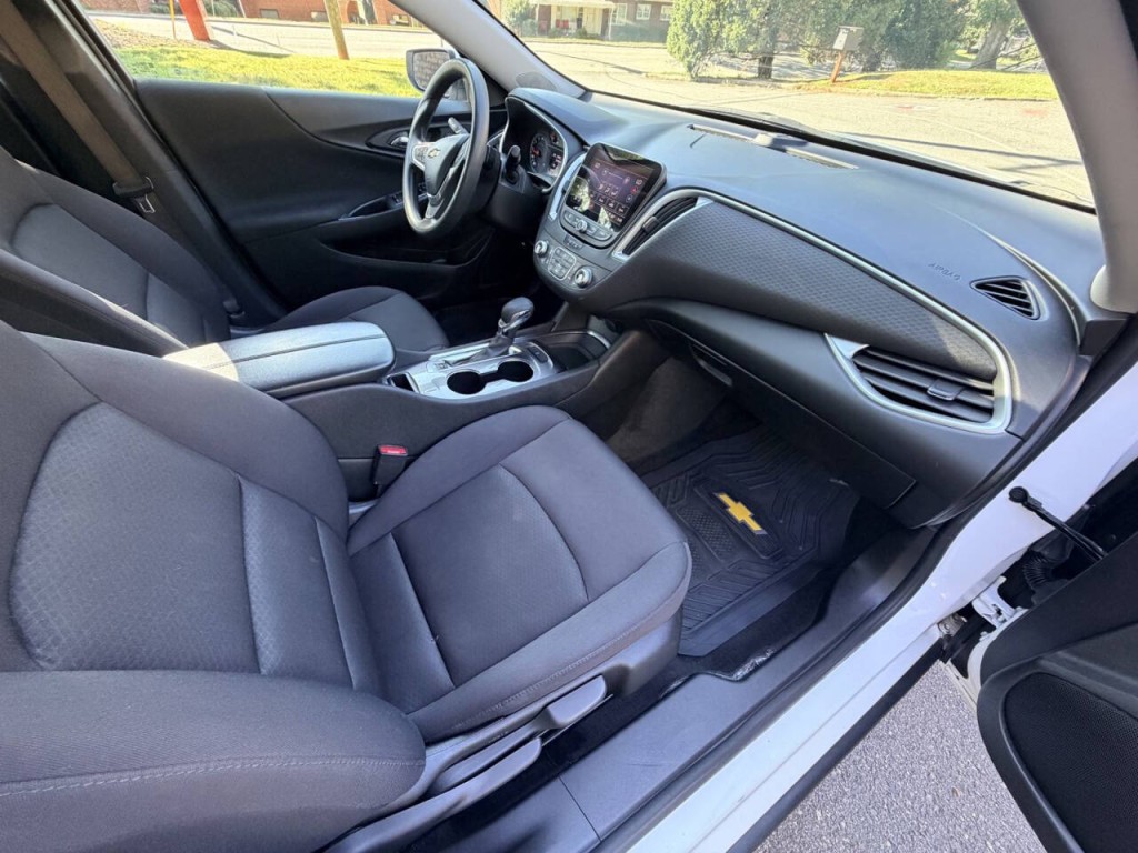 2022 Chevrolet Malibu Image 27