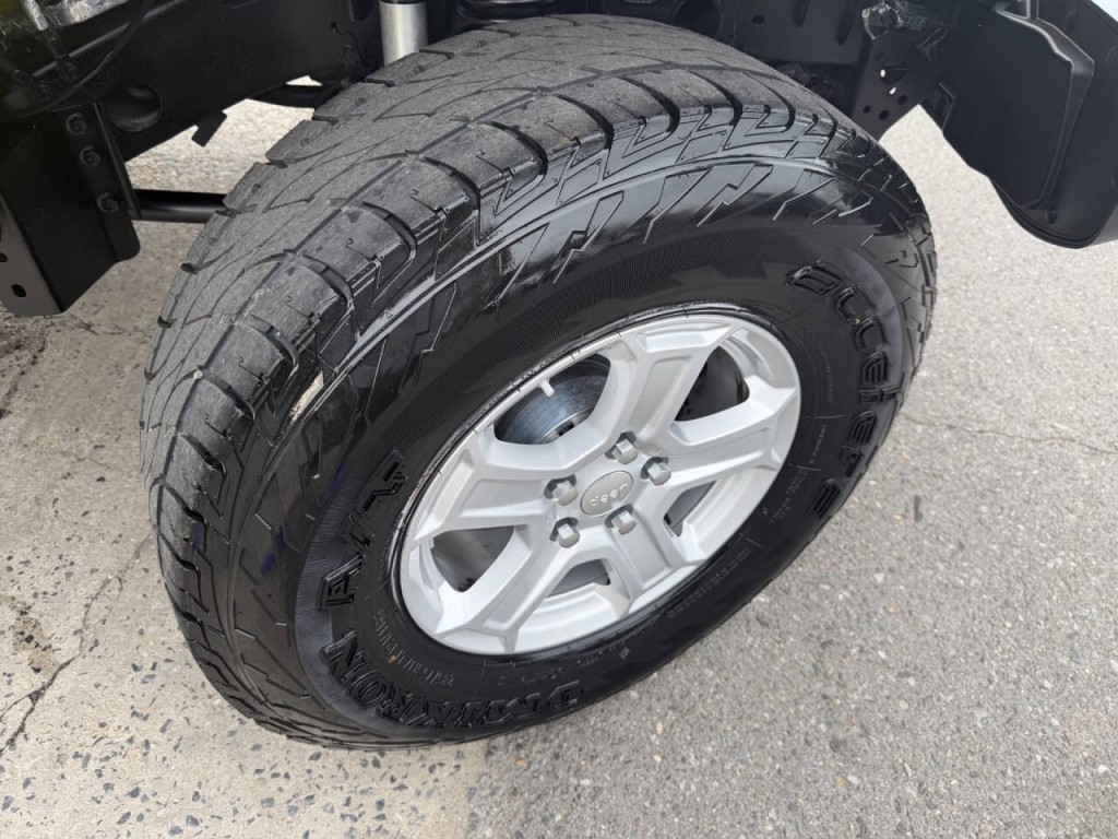 2023 Jeep Wrangler Image 9