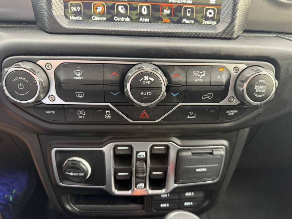 2023 Jeep Wrangler Image 25