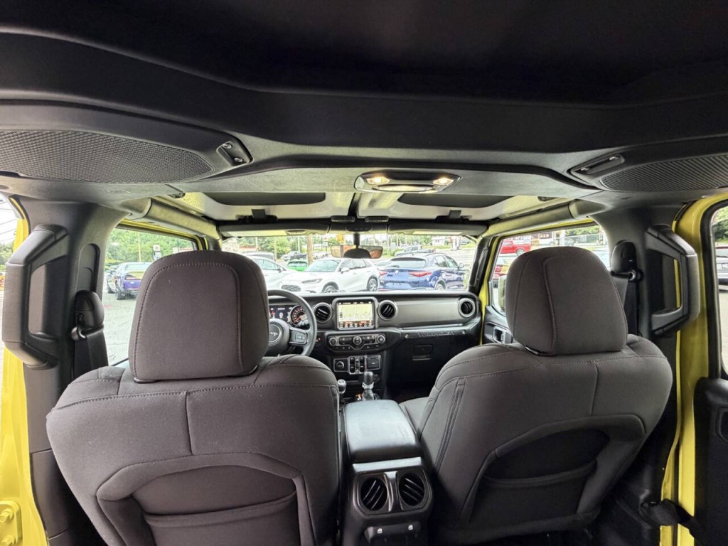 2023 Jeep Wrangler Image 32