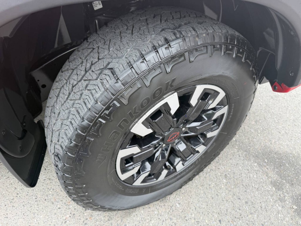 2024 Nissan Frontier Image 9