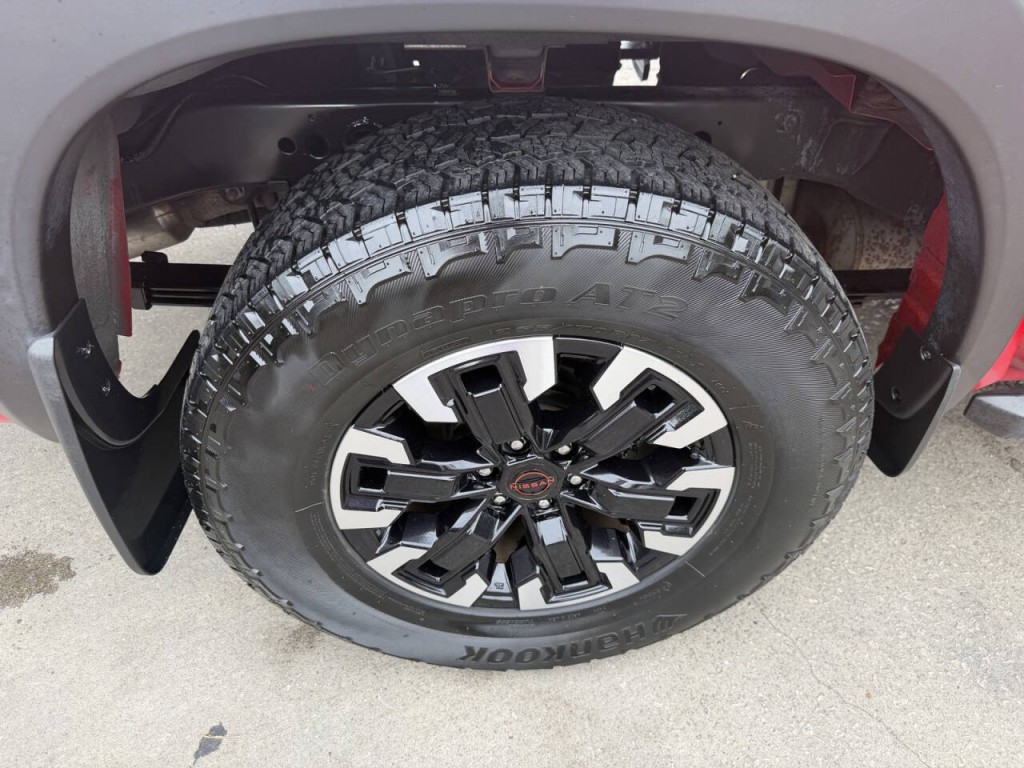 2024 Nissan Frontier Image 10