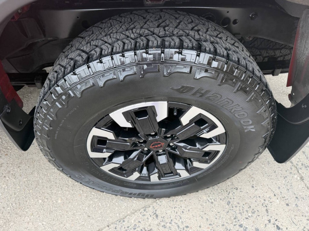 2024 Nissan Frontier Image 11