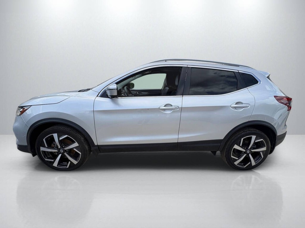 2020 Nissan Rogue Image 2