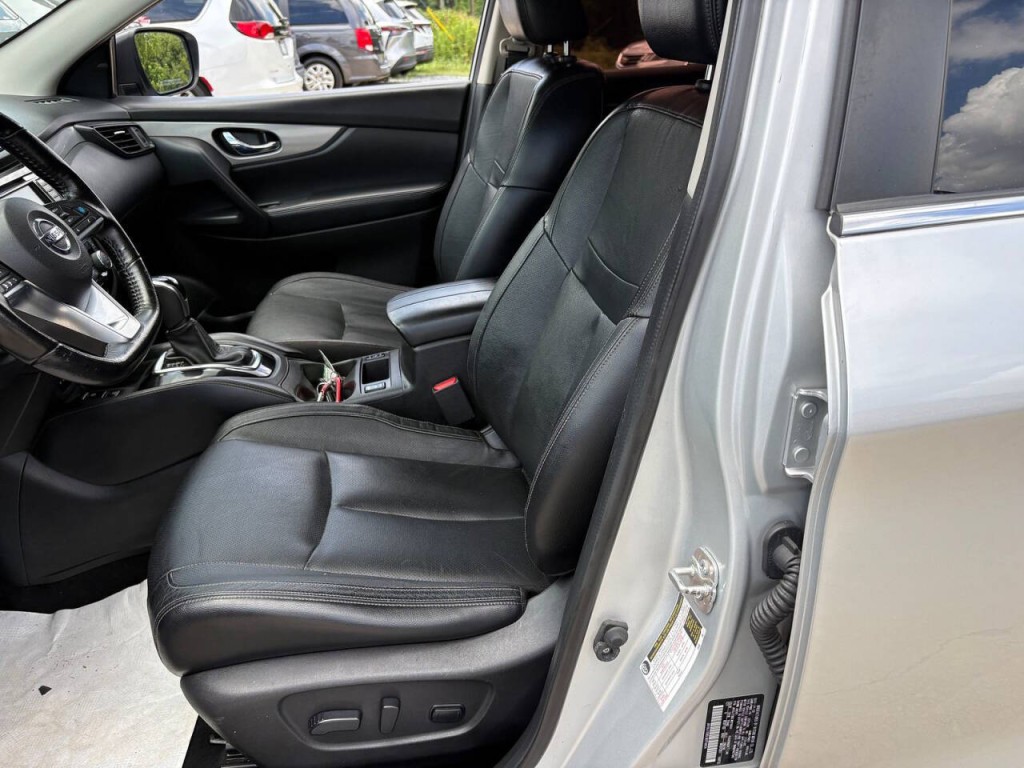 2020 Nissan Rogue Image 8