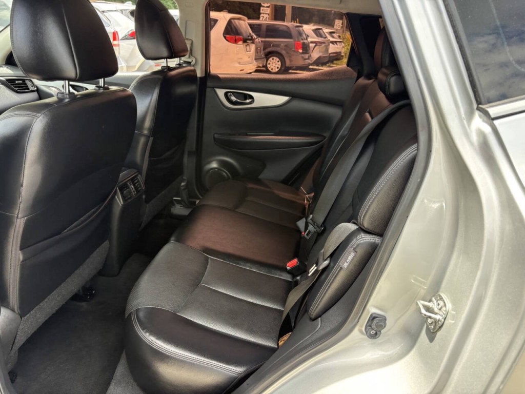 2020 Nissan Rogue Image 21