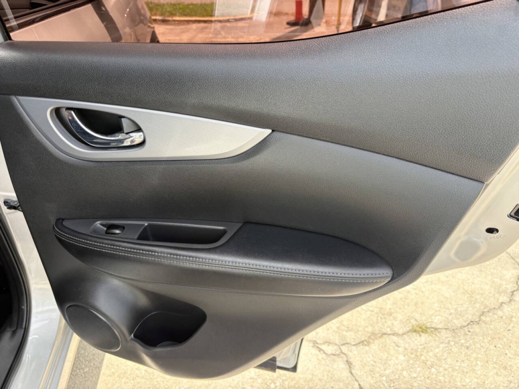 2020 Nissan Rogue Image 26