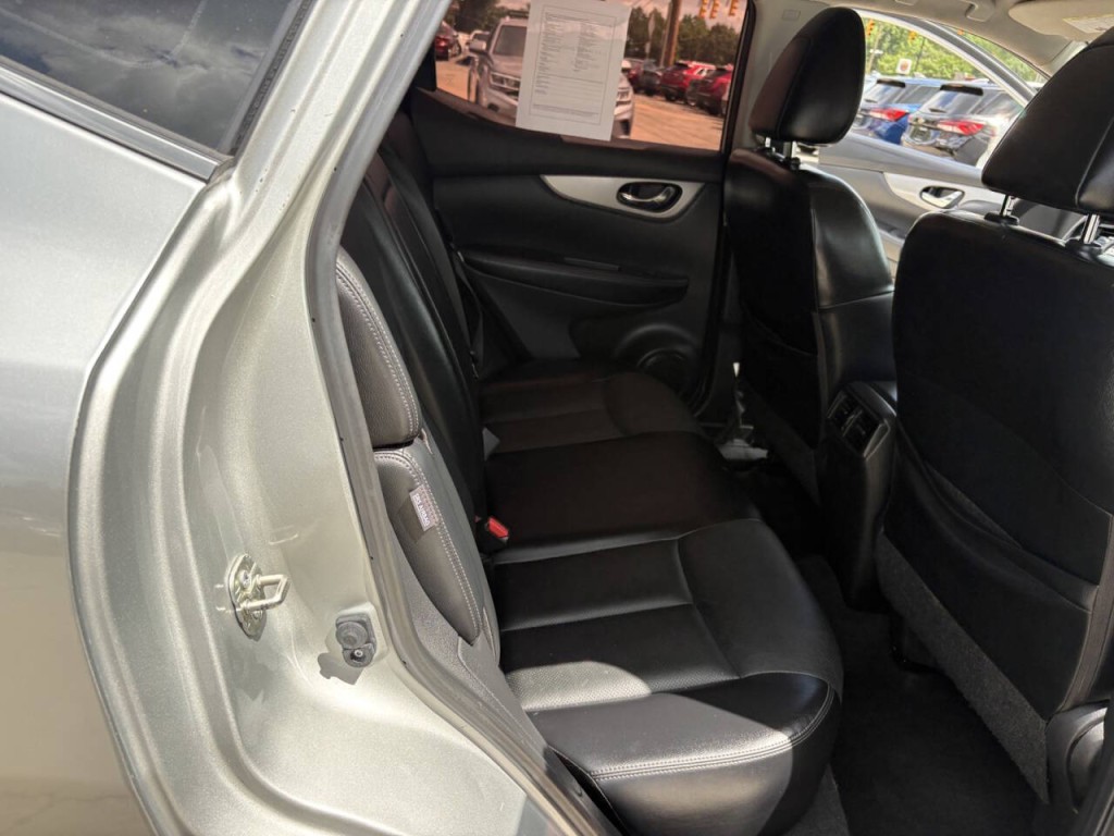 2020 Nissan Rogue Image 27