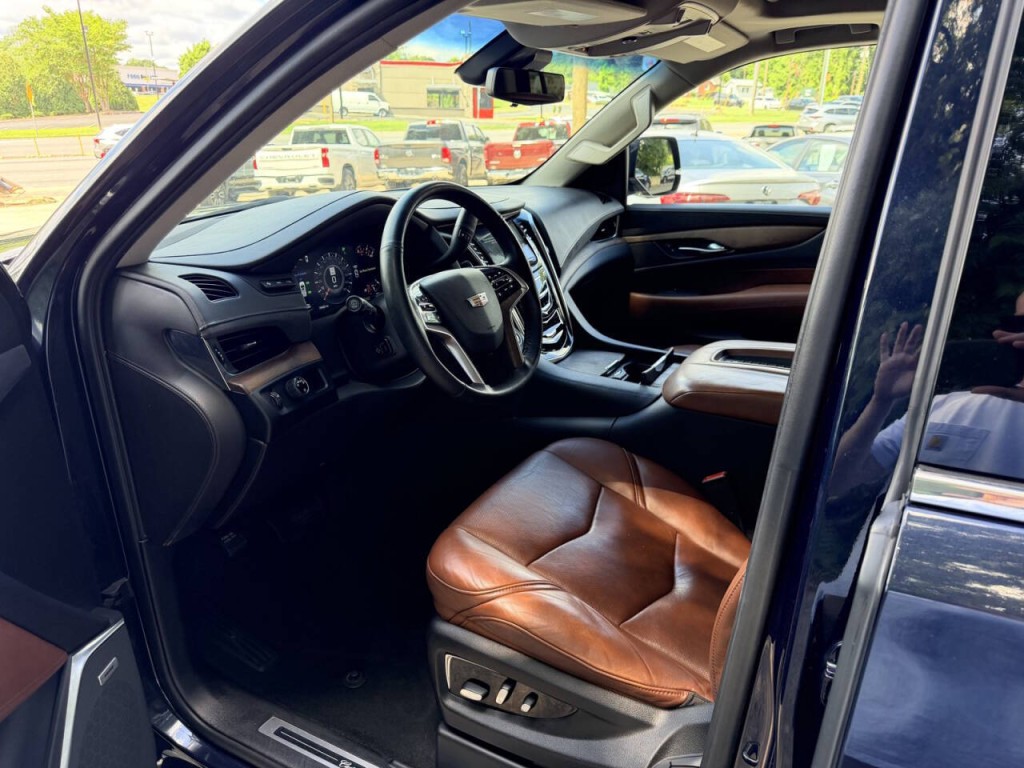 2019 Cadillac Escalade Image 12