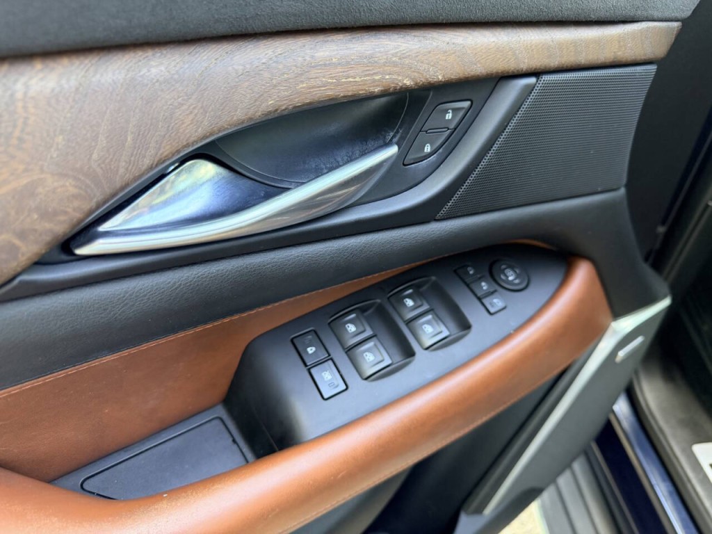 2019 Cadillac Escalade Image 13