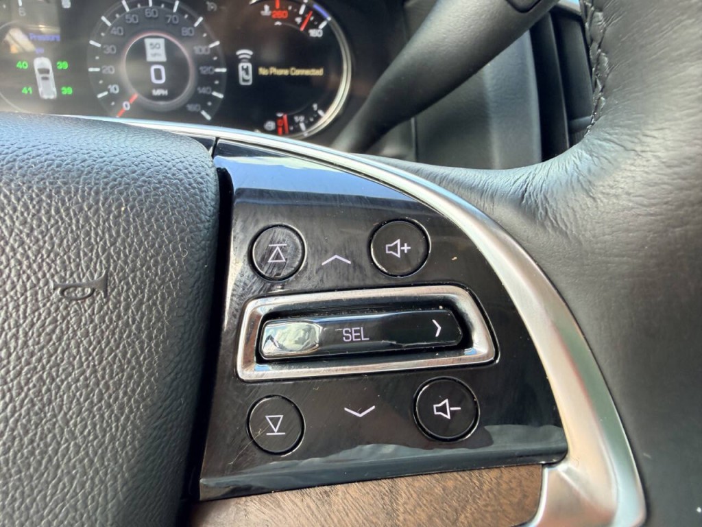2019 Cadillac Escalade Image 17