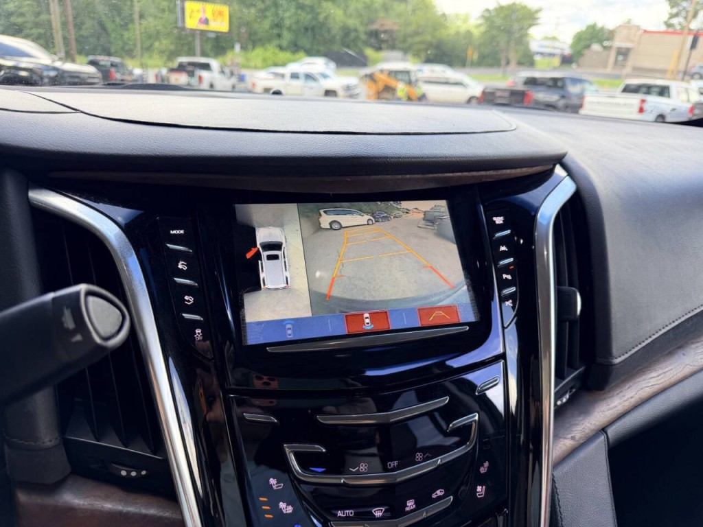 2019 Cadillac Escalade Image 19