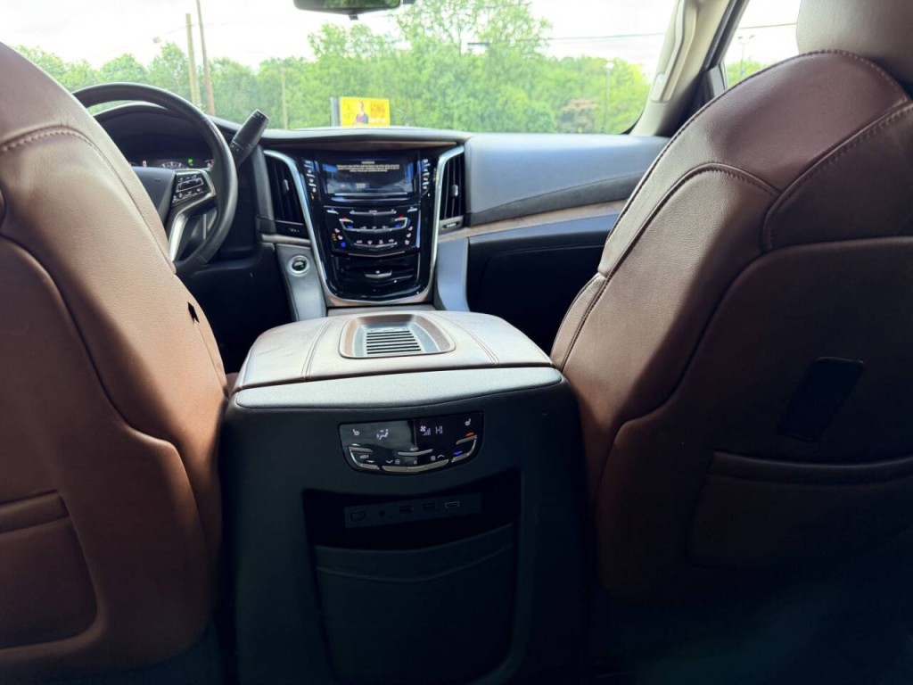 2019 Cadillac Escalade Image 26