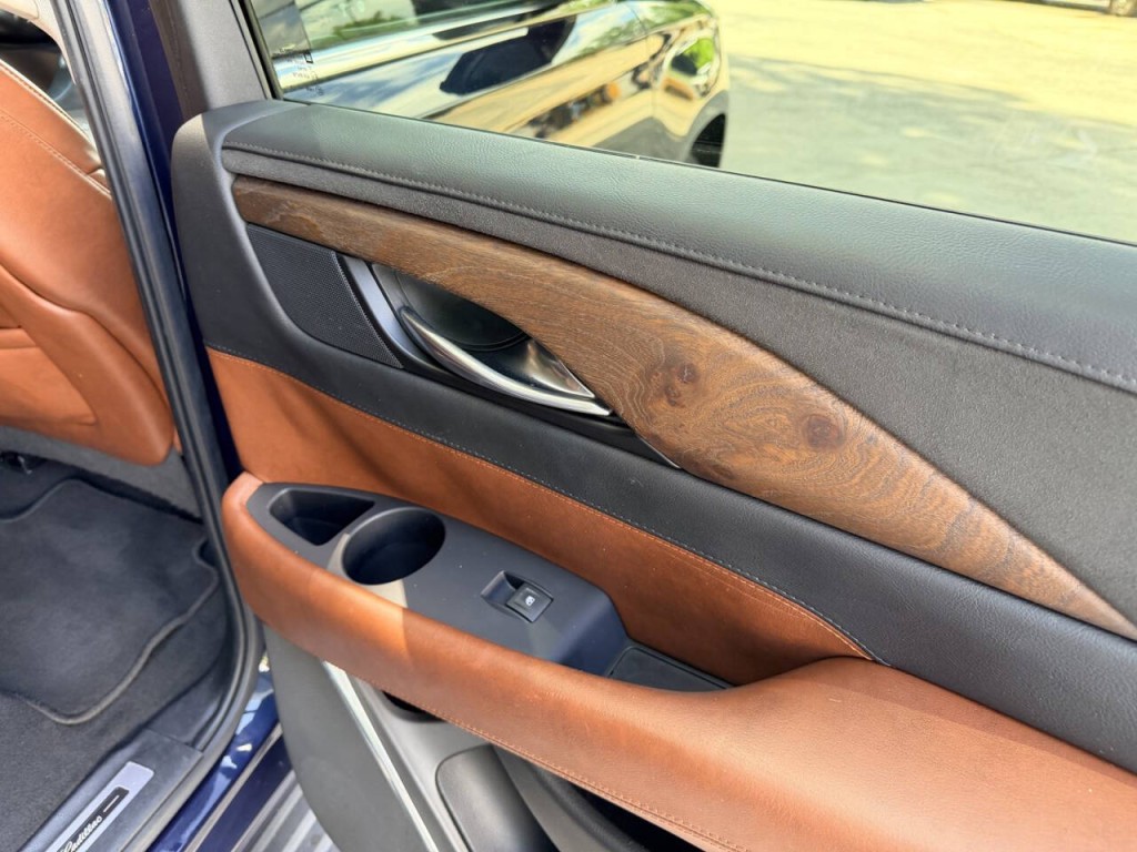 2019 Cadillac Escalade Image 30